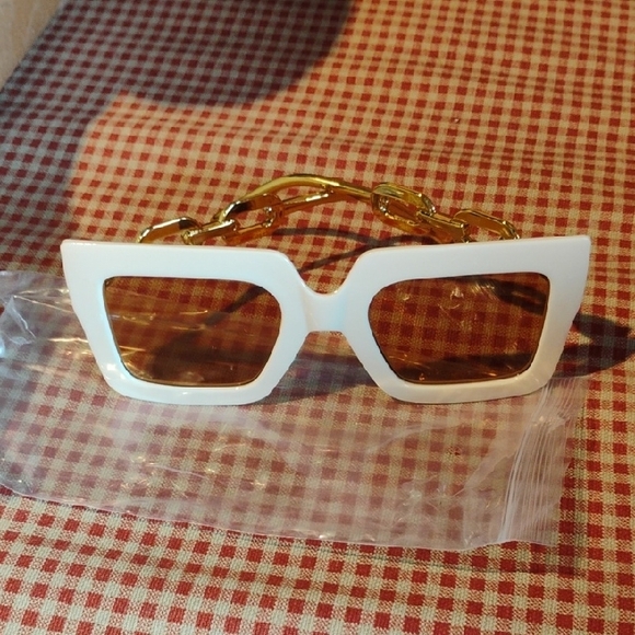 White and Gold Women's Sunglasses - Picture 1 of 1